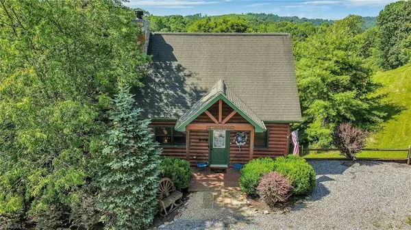 240 Deer Knoll DR, Piney Creek, NC 28663