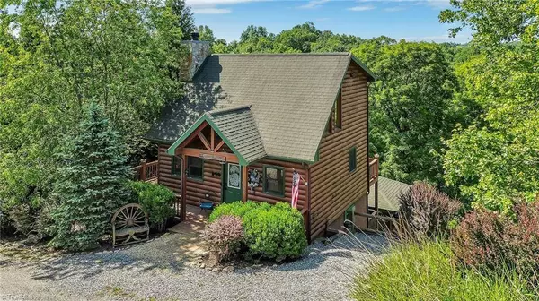 240 Deer Knoll DR, Piney Creek, NC 28663