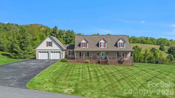 461 Doctors ST, Sparta, NC 28675