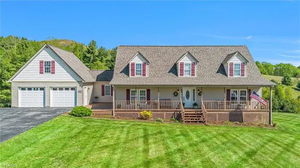 461 Doctors ST, Sparta, NC 28675