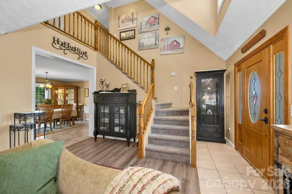 461 Doctors ST, Sparta, NC 28675
