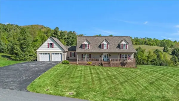 461 Doctors ST, Sparta, NC 28675