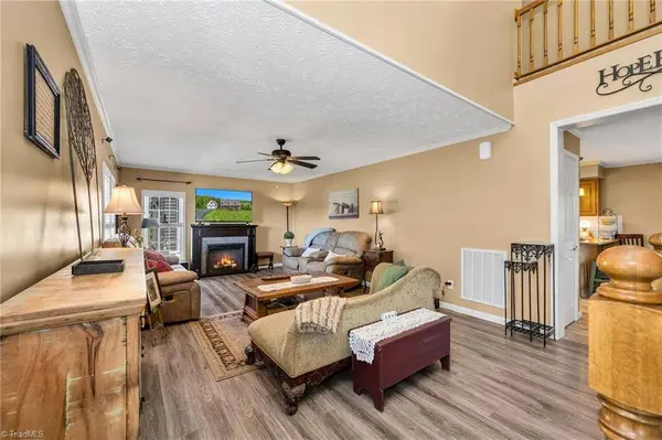 461 Doctors ST, Sparta, NC 28675