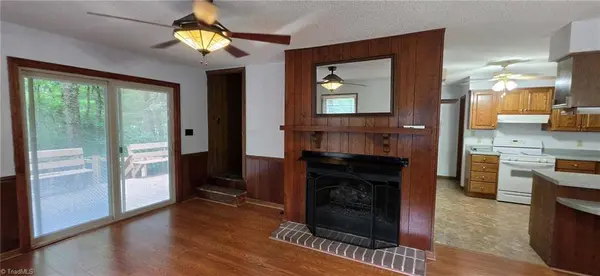 139 Little Creek LN, Glade Valley, NC 28627