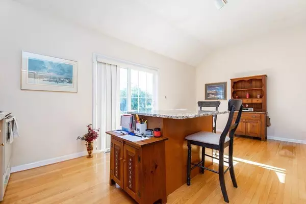 37 Augusta Way #37, Chelmsford, MA 01863