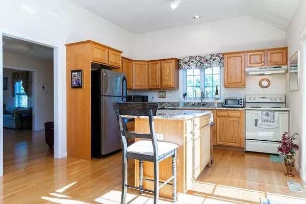 37 Augusta Way #37, Chelmsford, MA 01863