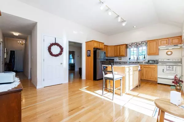 37 Augusta Way #37, Chelmsford, MA 01863