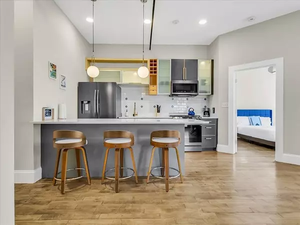 281 Essex St #303, Salem, MA 01970