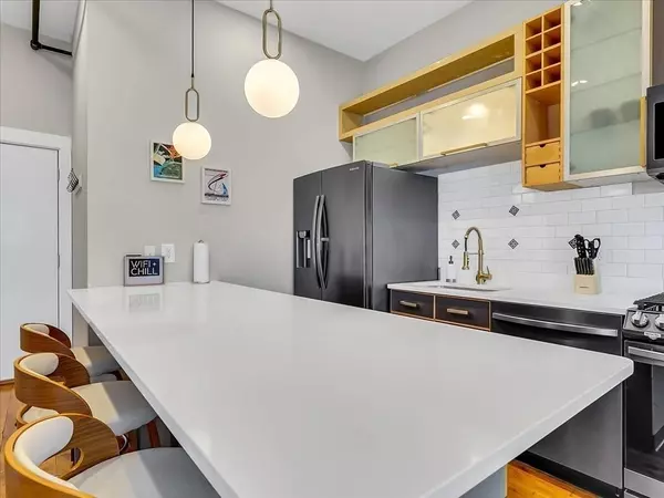 281 Essex St #303, Salem, MA 01970