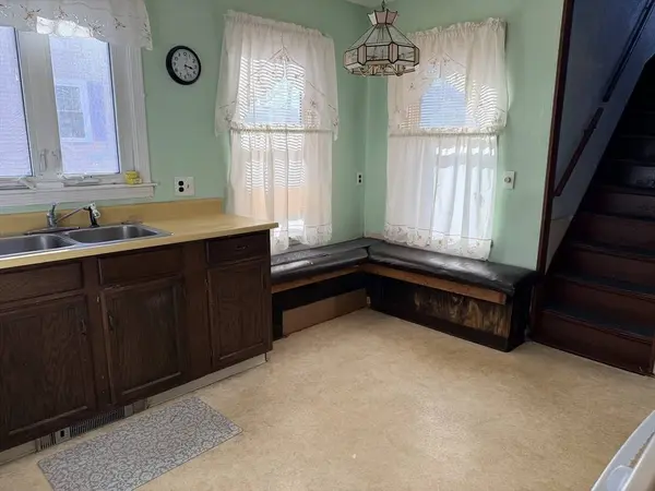 79 Lawrence St, Salem, MA 01970