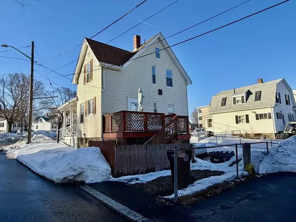 79 Lawrence St, Salem, MA 01970