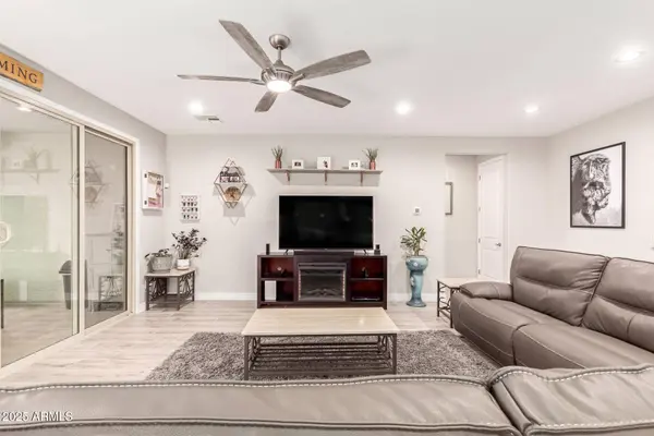 17348 W STRAIGHT ARROW Lane, Surprise, AZ 85387