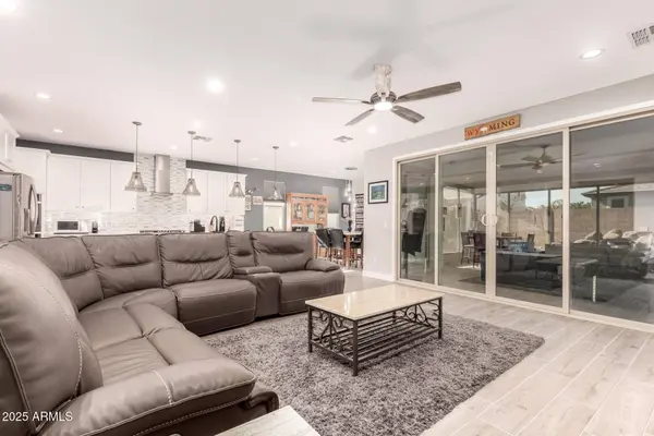 17348 W STRAIGHT ARROW Lane, Surprise, AZ 85387