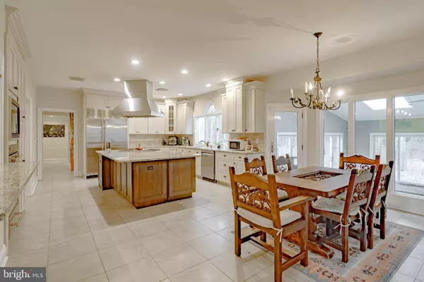 2 WILDERNESS DR, Medford, NJ 08055