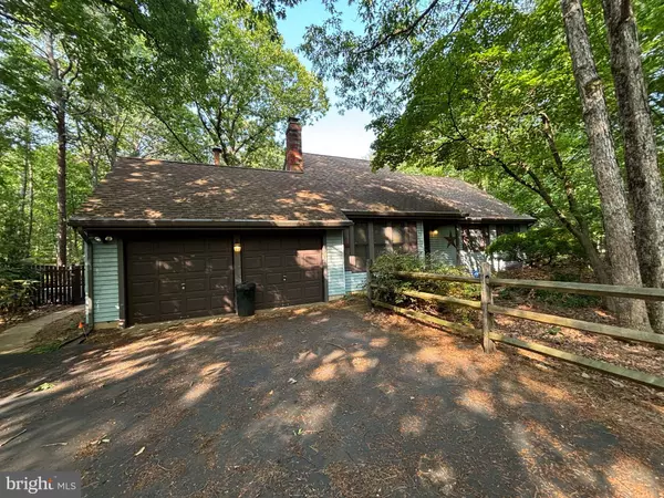 8 VALE DR, Tabernacle Twp, NJ 8088