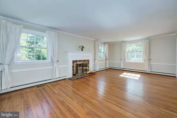 2 BROOKSIDE DR, Medford, NJ 08055