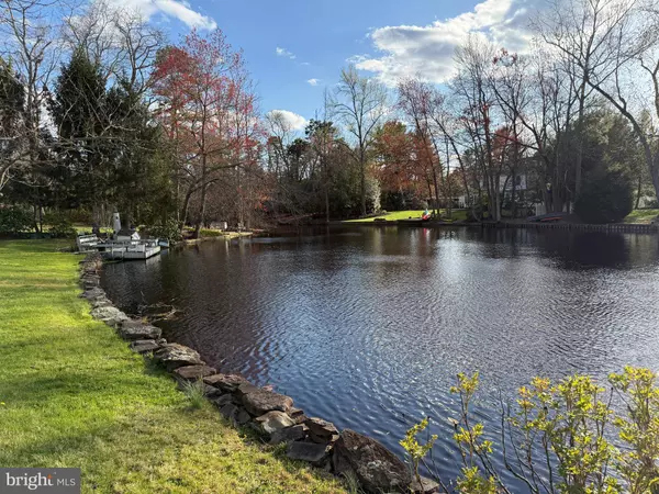 2 BROOKSIDE DR, Medford, NJ 08055