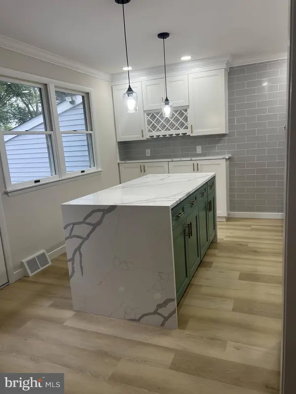 63 BAKER BLVD, Marlton, NJ 08053