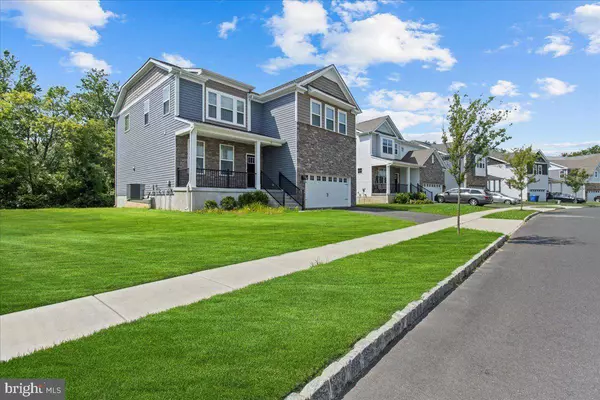 39 WESTMONT DR, Medford, NJ 08055