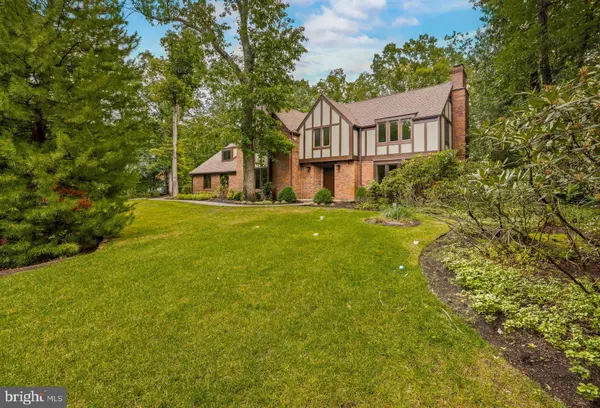 14 E CENTENNIAL DR, Medford, NJ 08055