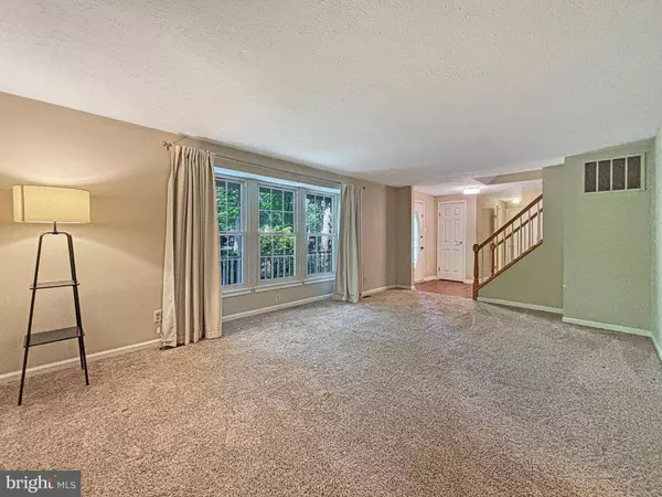 15 LADY DIANA CIR, Marlton, NJ 08053