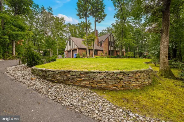 14 E CENTENNIAL DR, Medford, NJ 08055