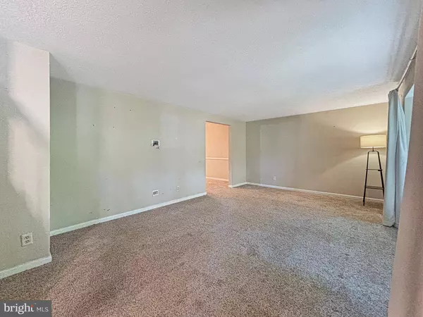 15 LADY DIANA CIR, Marlton, NJ 08053