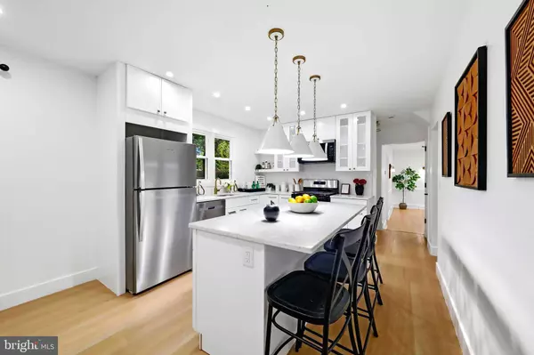 11 BISCAYNE BLVD, West Deptford, NJ 08096