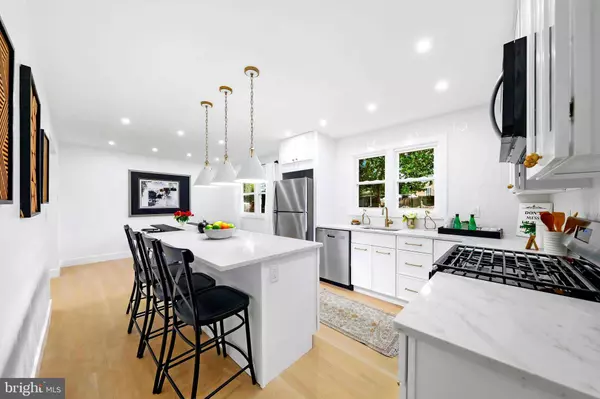 11 BISCAYNE BLVD, West Deptford, NJ 08096