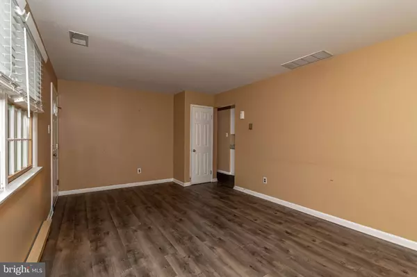 23 W SHORE DR, Southampton, NJ 08088