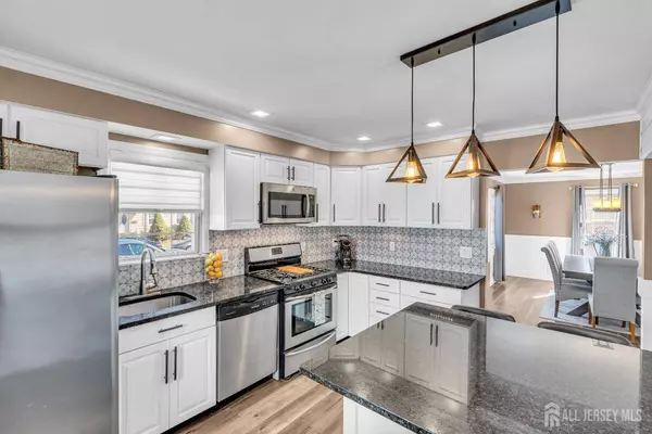 13 Chase AVE, Avenel, NJ 07001