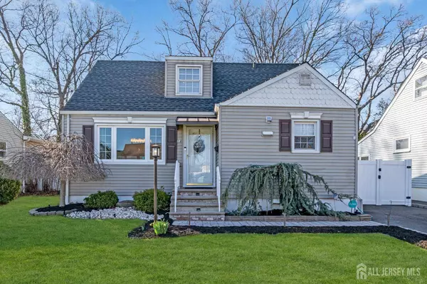 13 Chase AVE, Avenel, NJ 07001