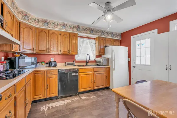 412 East AVE, Sewaren, NJ 07077