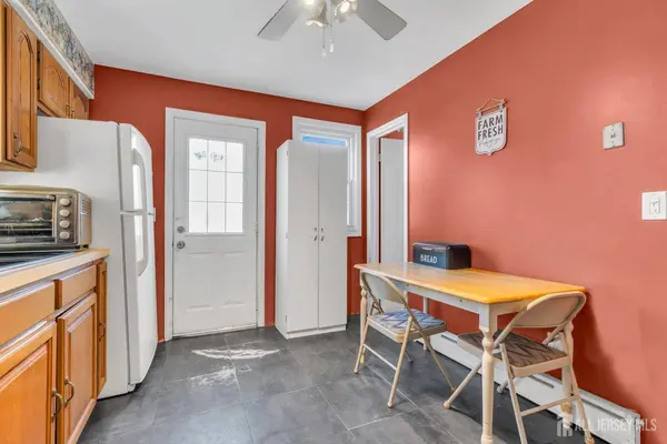 412 East AVE, Sewaren, NJ 07077