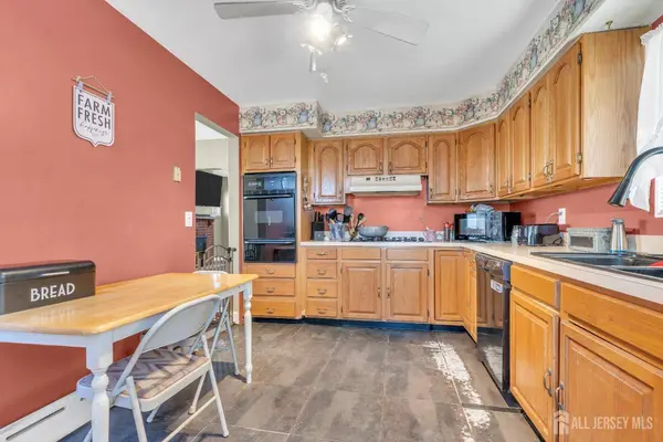 412 East AVE, Sewaren, NJ 07077