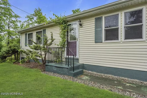 28 Locust Lane, Plumsted, NJ 08533