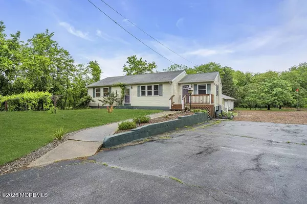 28 Locust Lane, Plumsted, NJ 08533