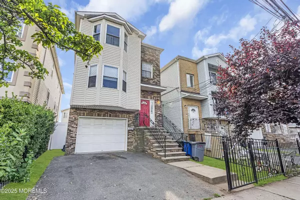 544 Broadway, Elizabeth Port, NJ 07206
