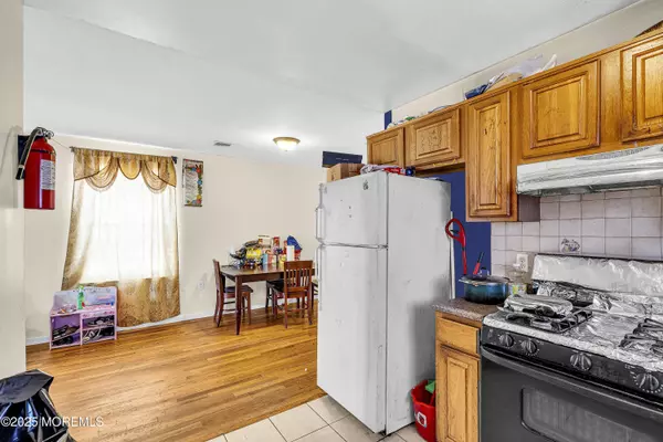 544 Broadway, Elizabeth Port, NJ 07206