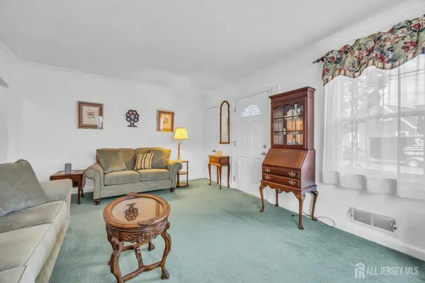 143 Safran AVE, Edison, NJ 08837