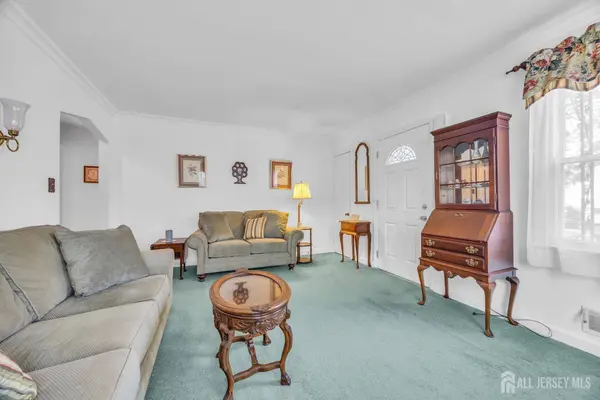 143 Safran AVE, Edison, NJ 08837