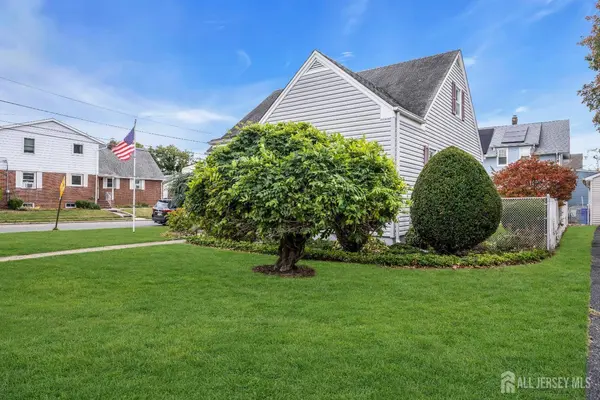 143 Safran AVE, Edison, NJ 08837