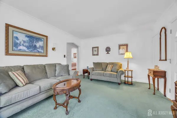 143 Safran AVE, Edison, NJ 08837