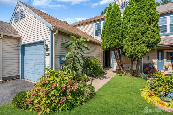 41 Goldenrod CT, Trenton, NJ 08690