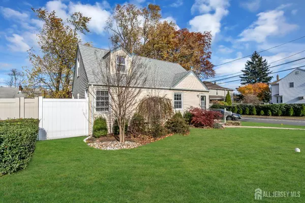 20 Burnet ST, Avenel, NJ 07001