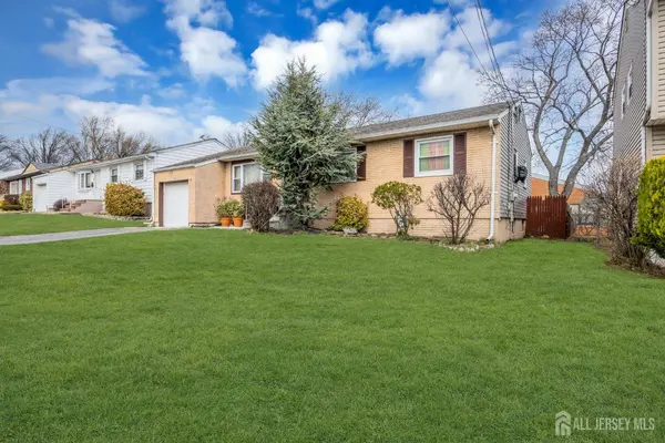 14 Hastings PL, Carteret, NJ 07008