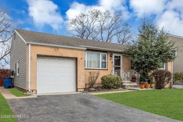14 Hastings Place, Carteret, NJ 07008