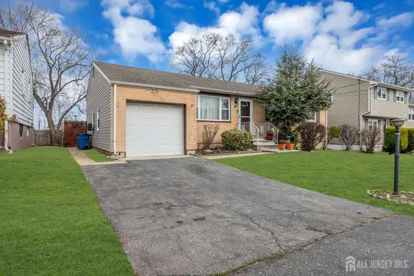 14 Hastings PL, Carteret, NJ 07008