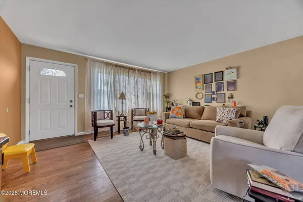 14 Hastings Place, Carteret, NJ 07008