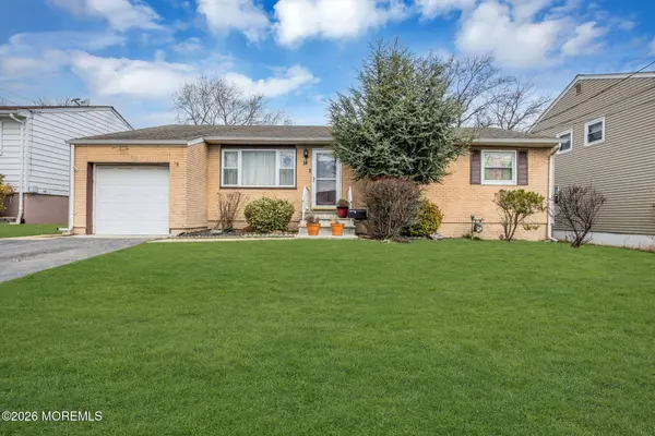 14 Hastings Place, Carteret, NJ 07008